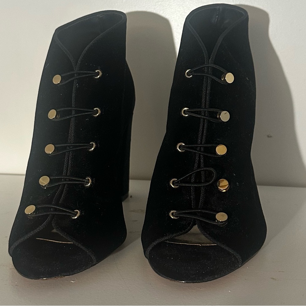 Vince Camuto open/peep toe bootie